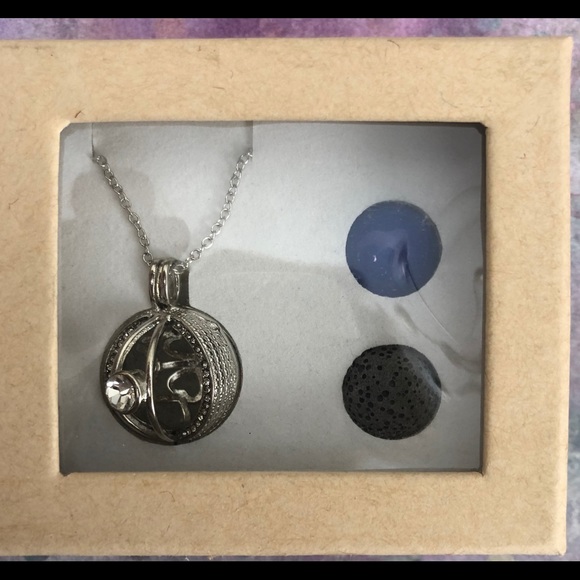 Evil Eye 🧿 Aromatherapy Necklace - Picture 2 of 7